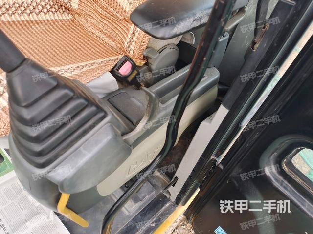 后窗玻璃角標(biāo)(駕駛室部分) 后窗玻璃角標(biāo)(駕駛室部分)