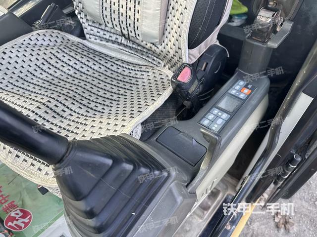 座椅后部（駕駛室部分）