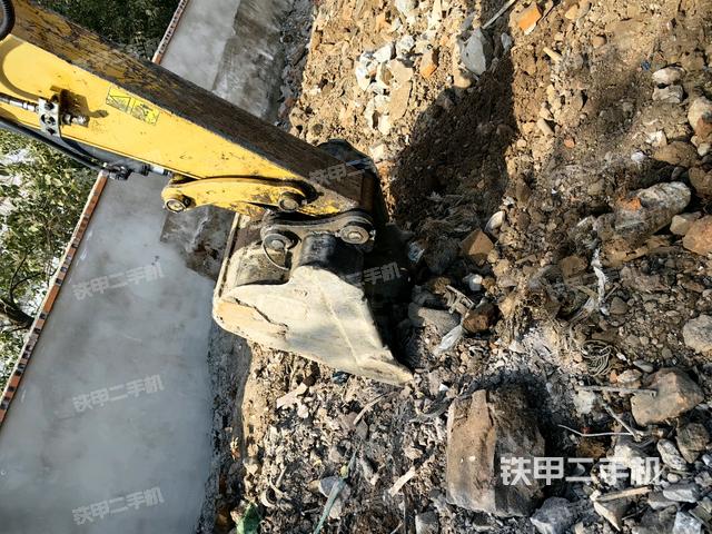 鏟斗45度(工作和回轉(zhuǎn)裝置) 鏟斗45度(工作和回轉(zhuǎn)裝置)