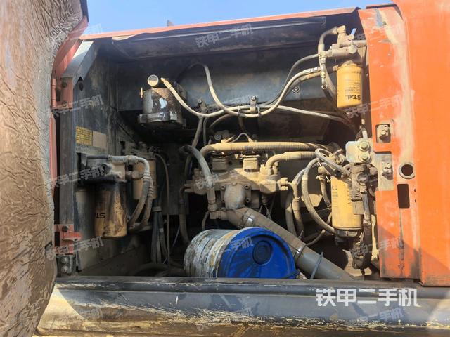 液壓泵斜45?左(大件艙室) 液壓泵斜45?左(大件艙室)