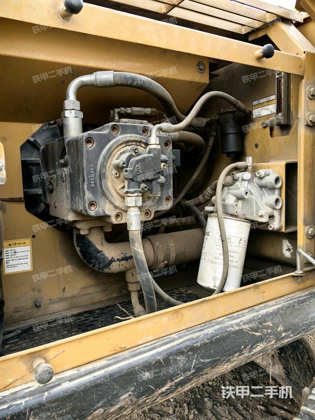 液壓泵斜45?左（大件艙室）