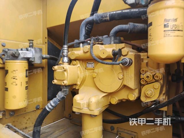 液壓泵斜45?右(大件艙室) 液壓泵斜45?右(大件艙室)