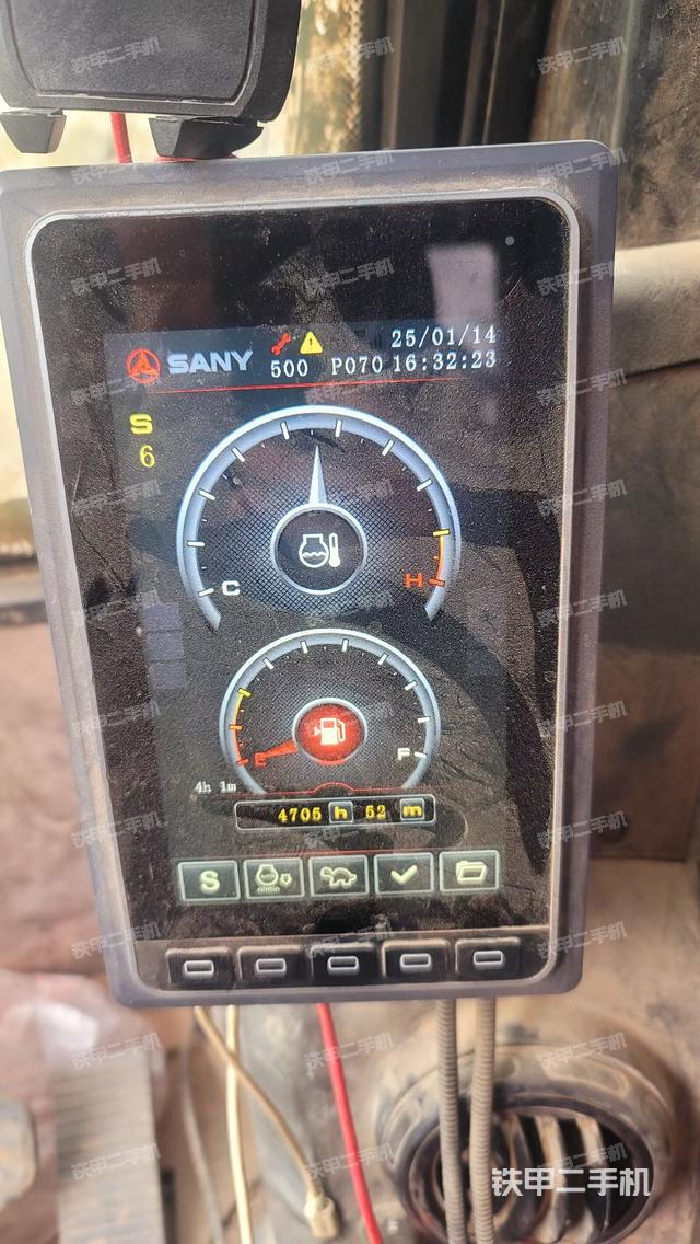 驾驶室整体（整机外观）