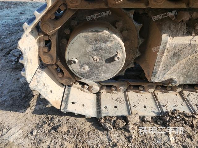 右驅(qū)動輪（行走機(jī)構(gòu)）