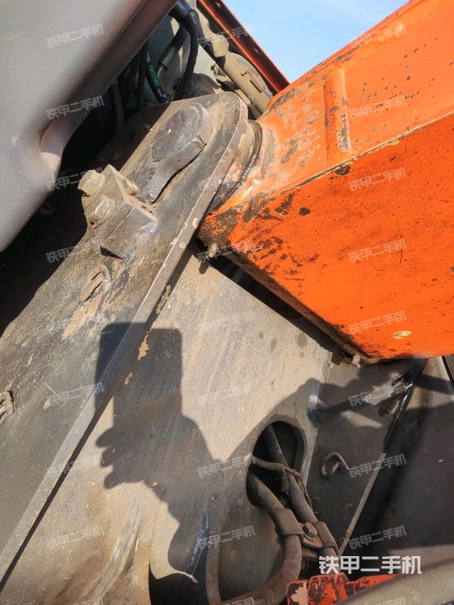 大臂根部?斜（工作和回轉(zhuǎn)裝置）