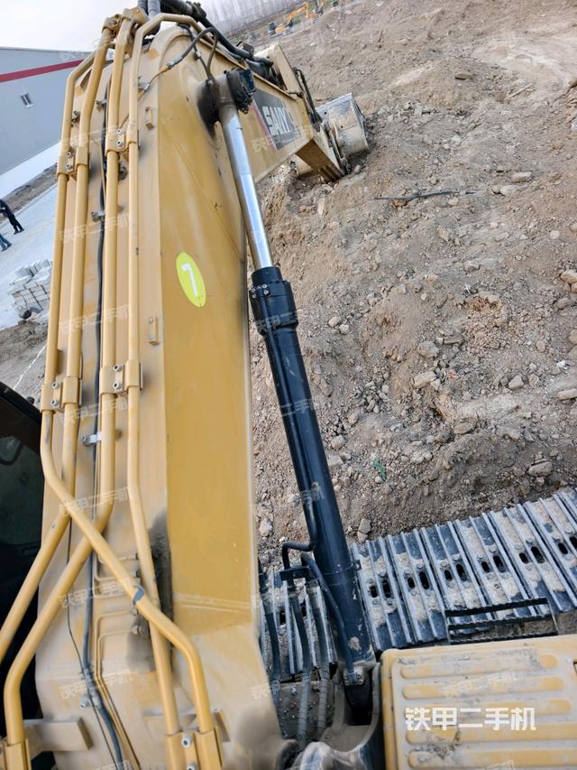 大臂背部俯視（工作和回轉(zhuǎn)裝置）