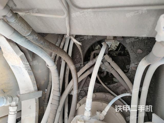 中央回轉(zhuǎn)接頭特寫（上車部件）