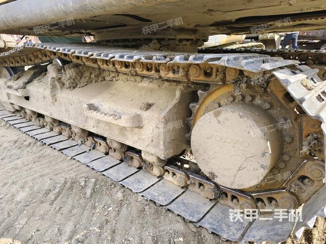 左側(cè)履帶整體?（行走機(jī)構(gòu)）