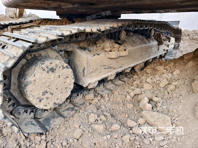 左側(cè)履帶整體?（行走機(jī)構(gòu)）