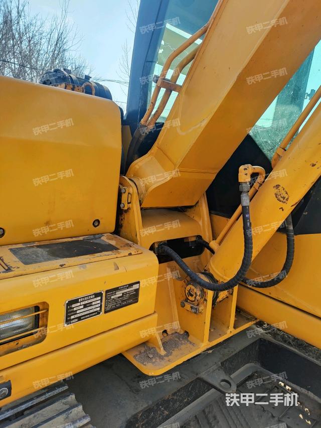 大臂根部?斜（工作和回轉(zhuǎn)裝置）