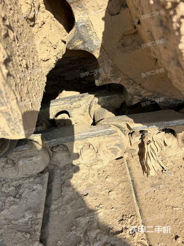 右側(cè)行走馬達蓋板（行走機構(gòu)）