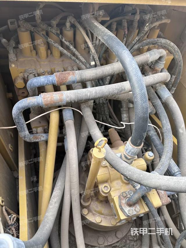 回轉(zhuǎn)馬達（上車部件）