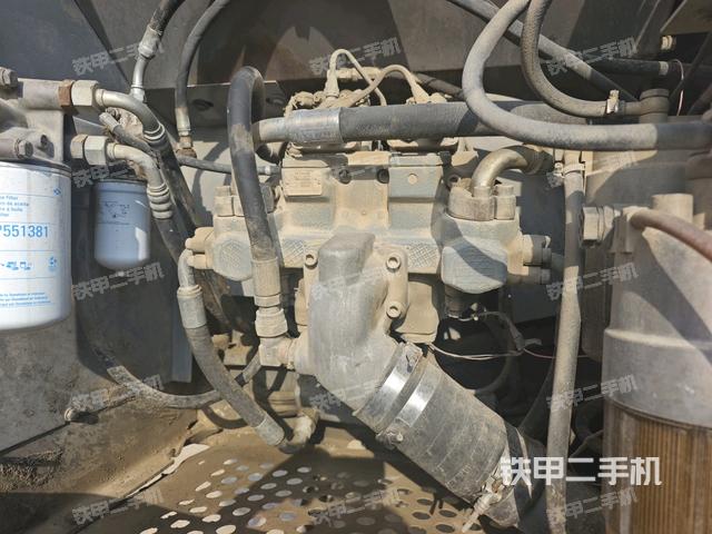 液壓泵斜45?左（大件艙室）