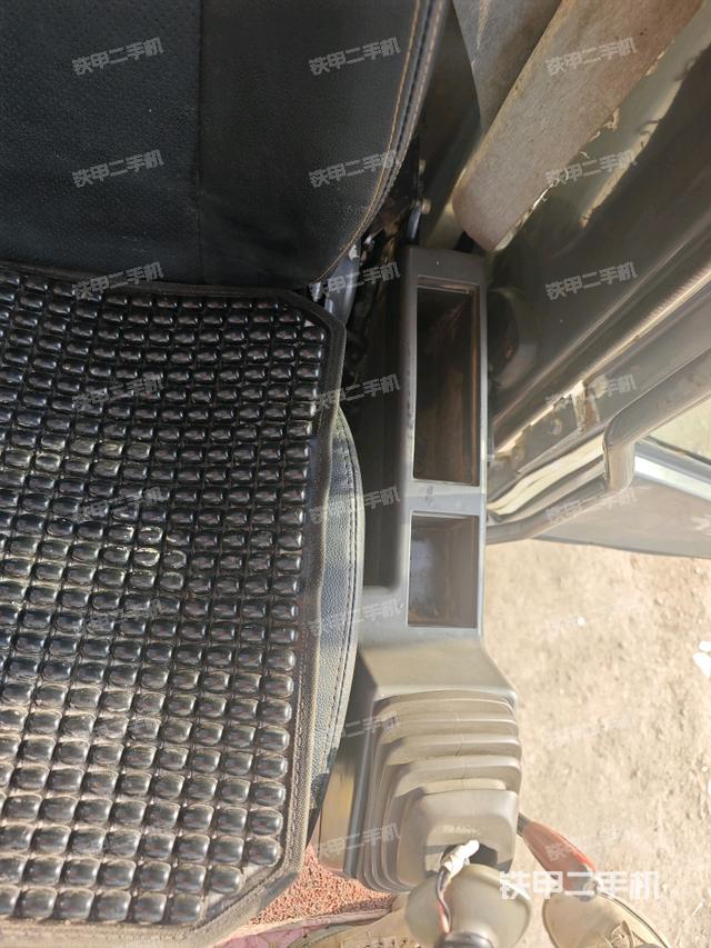 后窗玻璃角標(biāo)（駕駛室部分）