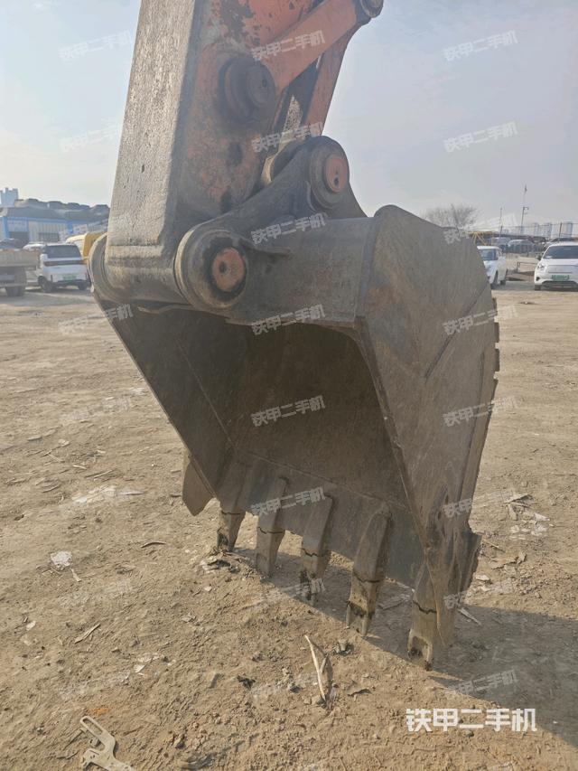 大臂油缸整體?豎拍（工作和回轉(zhuǎn)裝置）