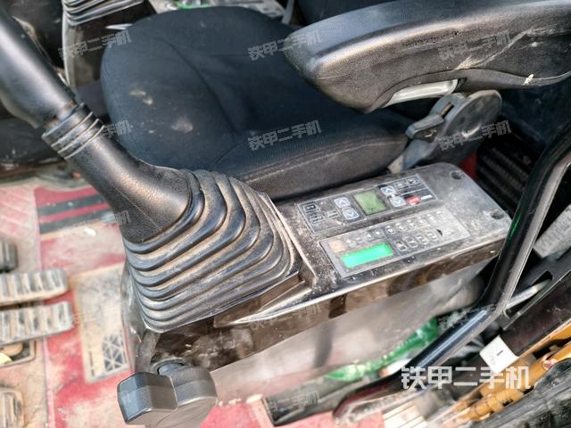 座椅左側(cè)控制臺(tái)/音響/含左手柄（駕駛室部分）