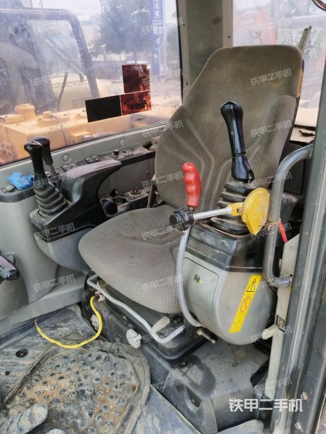 駕駛室整體（整機(jī)外觀）