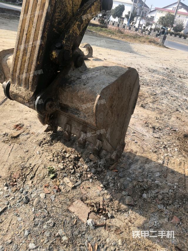 鏟斗右后整體（工作和回轉(zhuǎn)裝置）