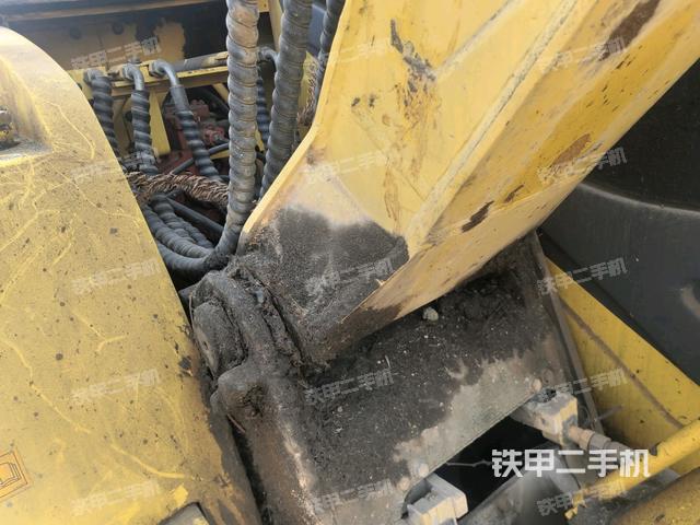 大臂根部?斜（工作和回轉(zhuǎn)裝置）