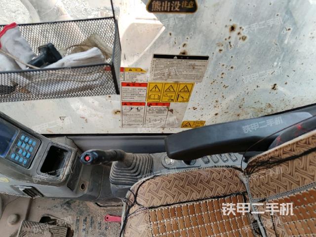 座椅右側(cè)控制臺/鑰匙門/油門/含右手柄（駕駛室部分）