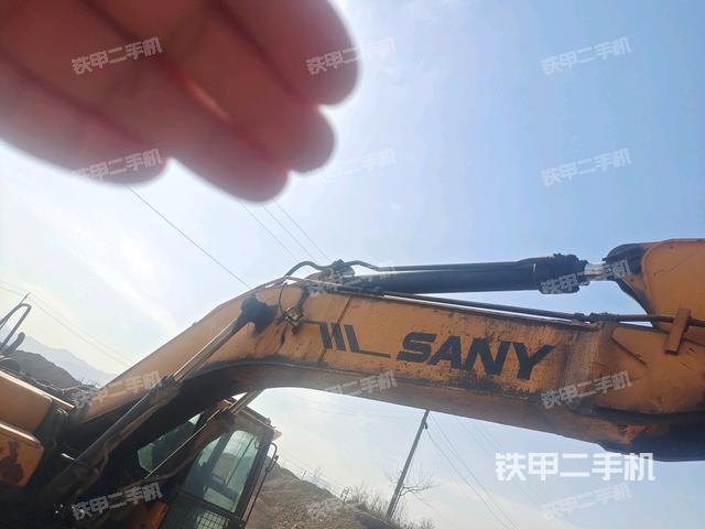 大臂根部?斜視(工作和回轉(zhuǎn)裝置) 大臂根部?斜視(工作和回轉(zhuǎn)裝置)