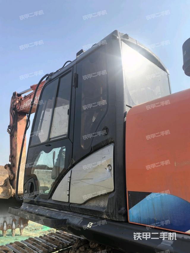 駕駛室左后45度(駕駛室部分) 駕駛室左后45度(駕駛室部分)