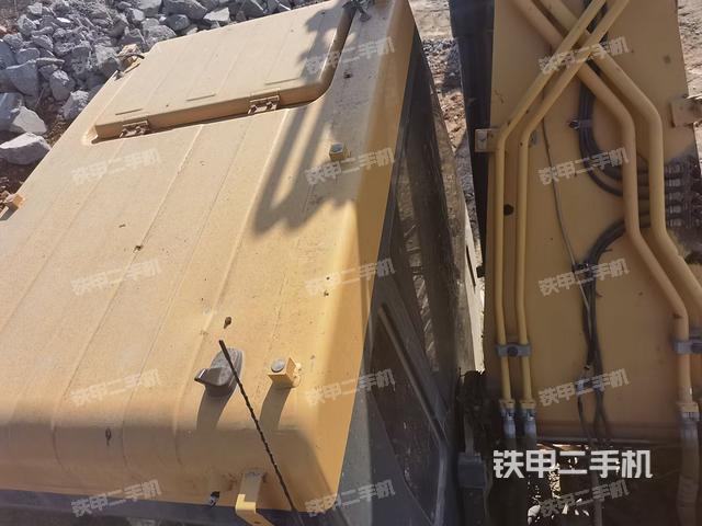 駕駛室頂部(整機外觀) 駕駛室頂部(整機外觀)