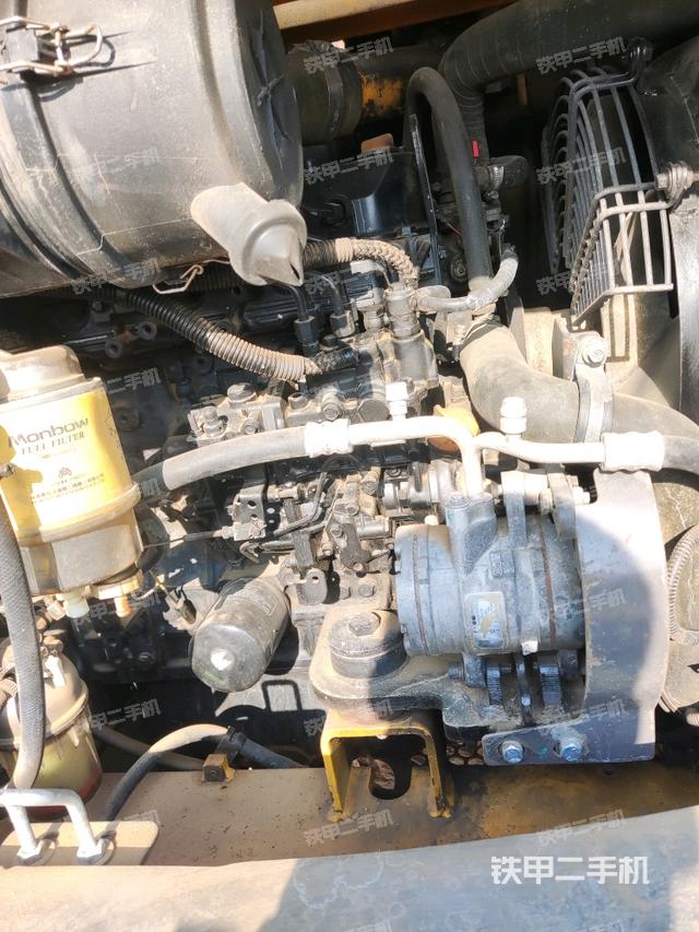 發(fā)動(dòng)機(jī)室（上車部件）