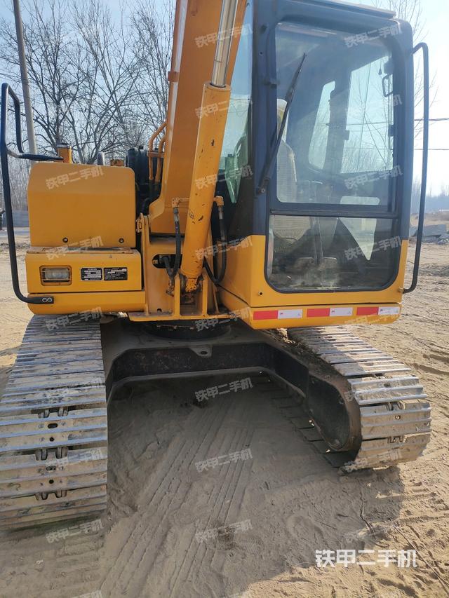 轉(zhuǎn)盤和下車架正前（工作和回轉(zhuǎn)裝置）