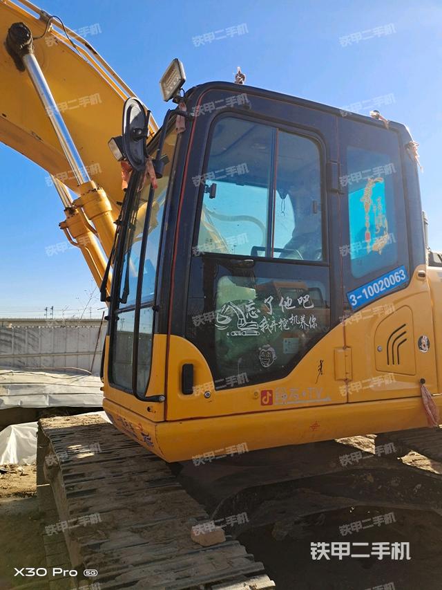 駕駛室整體（整機(jī)外觀）