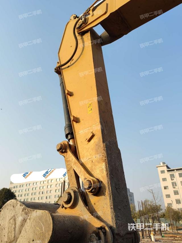小臂整體左后(工作和回轉(zhuǎn)裝置) 小臂整體左后(工作和回轉(zhuǎn)裝置)