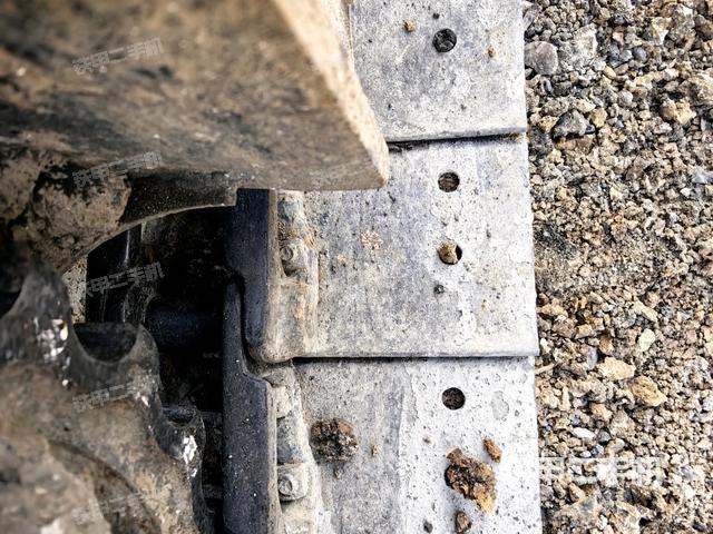 右驅(qū)動(dòng)輪（行走機(jī)構(gòu)）