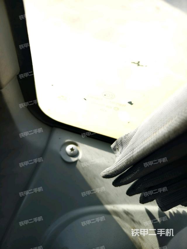 后窗玻璃角標(biāo)(駕駛室部分) 后窗玻璃角標(biāo)(駕駛室部分)