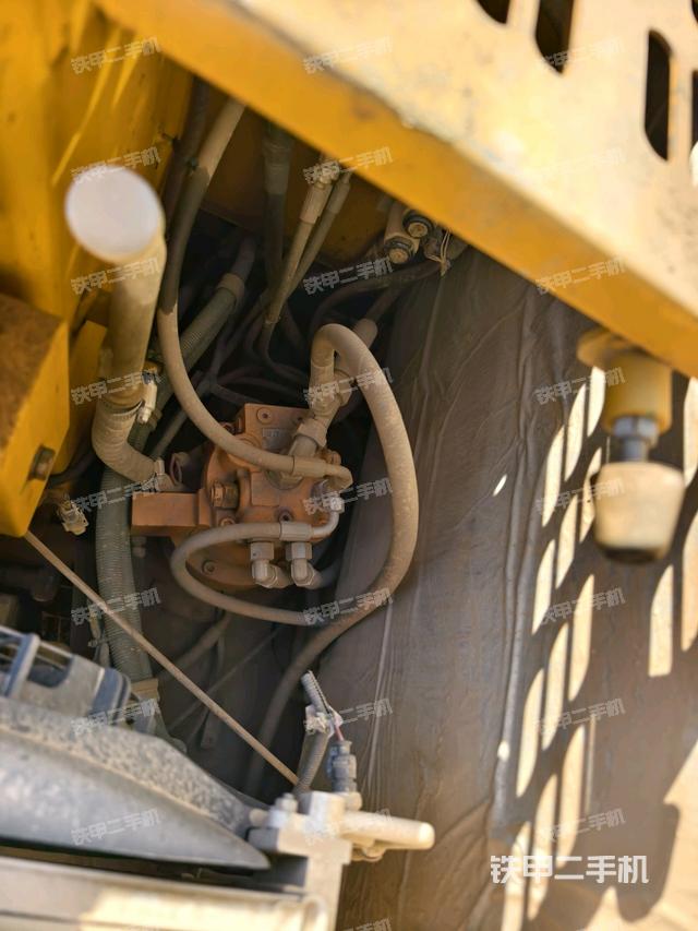 回轉(zhuǎn)馬達(dá)（上車部件）