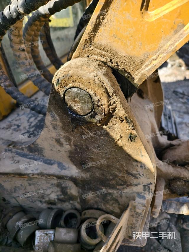 大臂根部?斜（工作和回轉(zhuǎn)裝置）