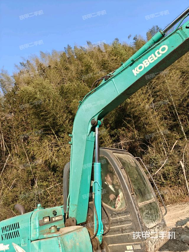 鏟斗右后整體（工作和回轉(zhuǎn)裝置）