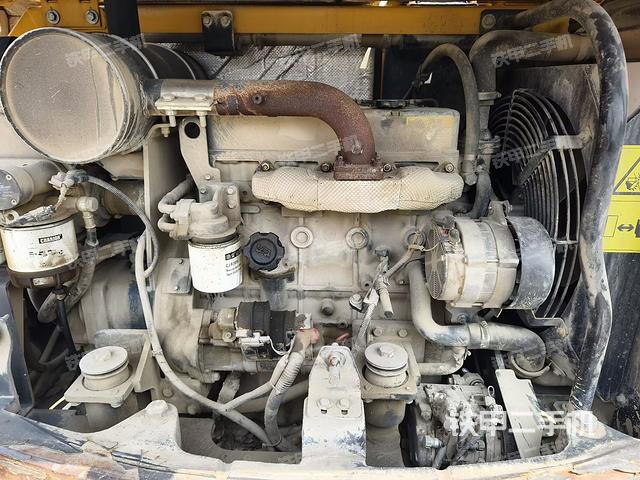 發(fā)動(dòng)機(jī)室（上車部件）