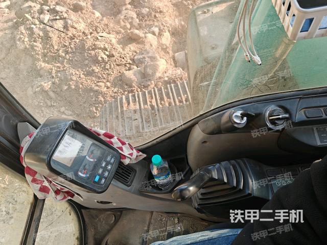 座椅左側(cè)控制臺(tái)/音響/含左手柄（駕駛室部分）