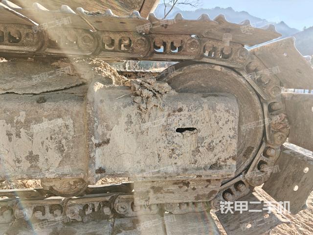 右側(cè)履帶整體?（行走機(jī)構(gòu)）