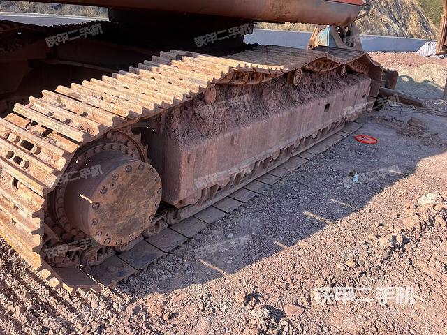 單側(cè)履帶整體（整機(jī)外觀）