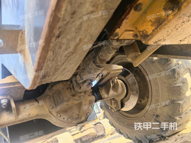 后驅(qū)動(dòng)橋(液壓/傳動(dòng)系統(tǒng)) 后驅(qū)動(dòng)橋(液壓/傳動(dòng)系統(tǒng))