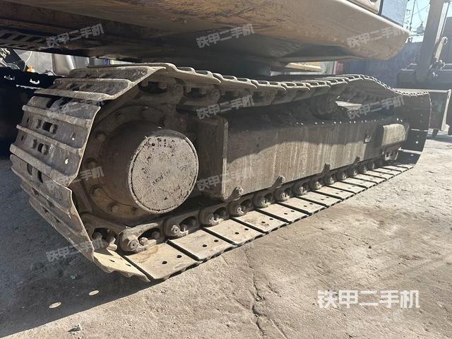 左側(cè)履帶整體?(行走機(jī)構(gòu)) 左側(cè)履帶整體?(行走機(jī)構(gòu))