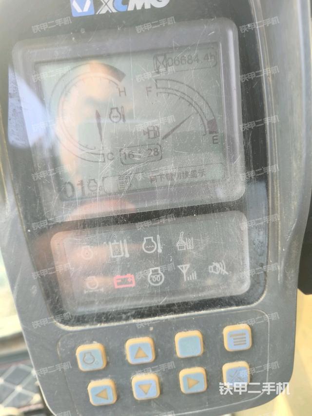 駕駛室整體（整機外觀）