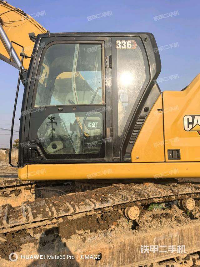 駕駛室左前45度（駕駛室部分）