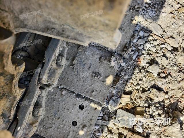 右側(cè)行走馬達蓋板（行走機構(gòu)）