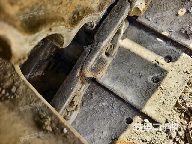 左側(cè)行走馬達蓋板（行走機構(gòu)）