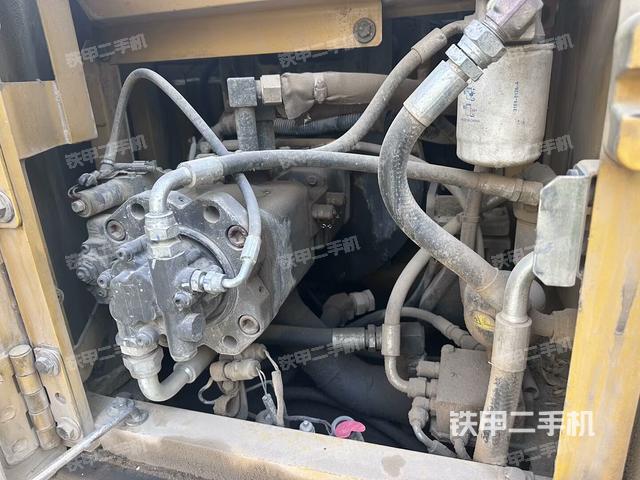 液壓泵斜45?左(大件艙室) 液壓泵斜45?左(大件艙室)