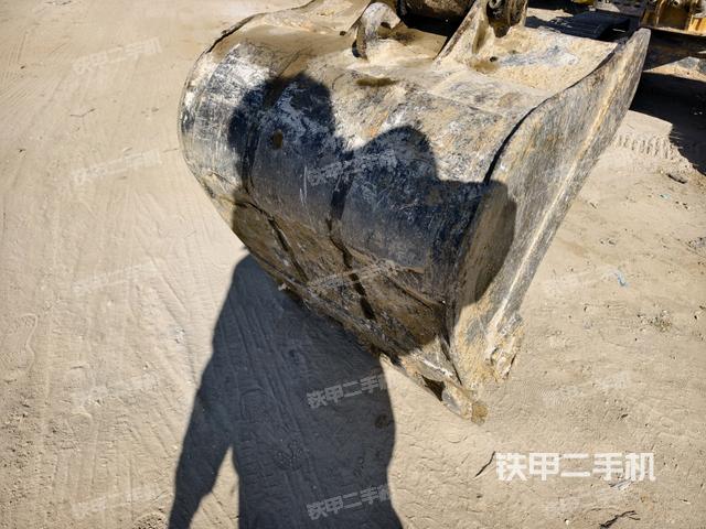 鏟斗45度(工作和回轉(zhuǎn)裝置) 鏟斗45度(工作和回轉(zhuǎn)裝置)