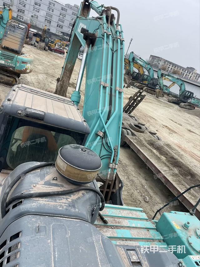 駕駛室頂部（整機(jī)外觀）