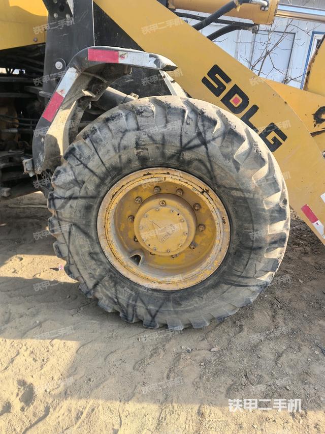 右前輪(行走機(jī)構(gòu)) 右前輪(行走機(jī)構(gòu))